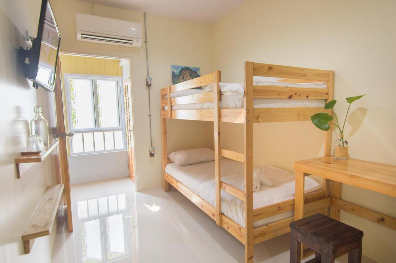 Twin Room,765885514:JPEG